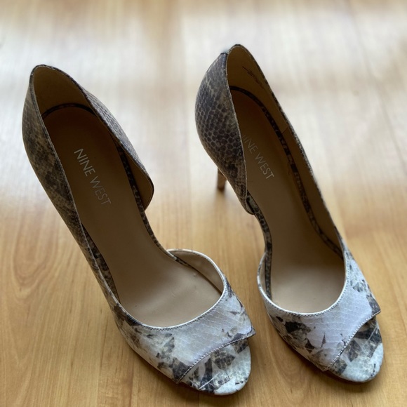 Light heels US7 - Picture 3 of 5